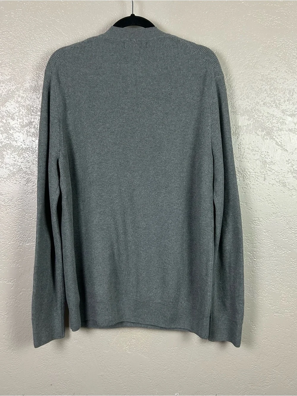 Banana Republic Men’s Light Gray Crewneck Sweater